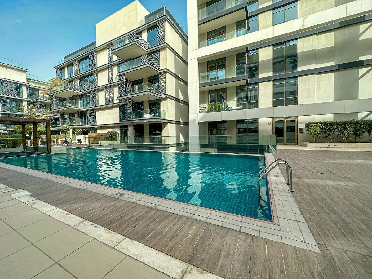 Higuests - Charming Retreat In Citywalk With Balcony And Pool Dubai Apartamento