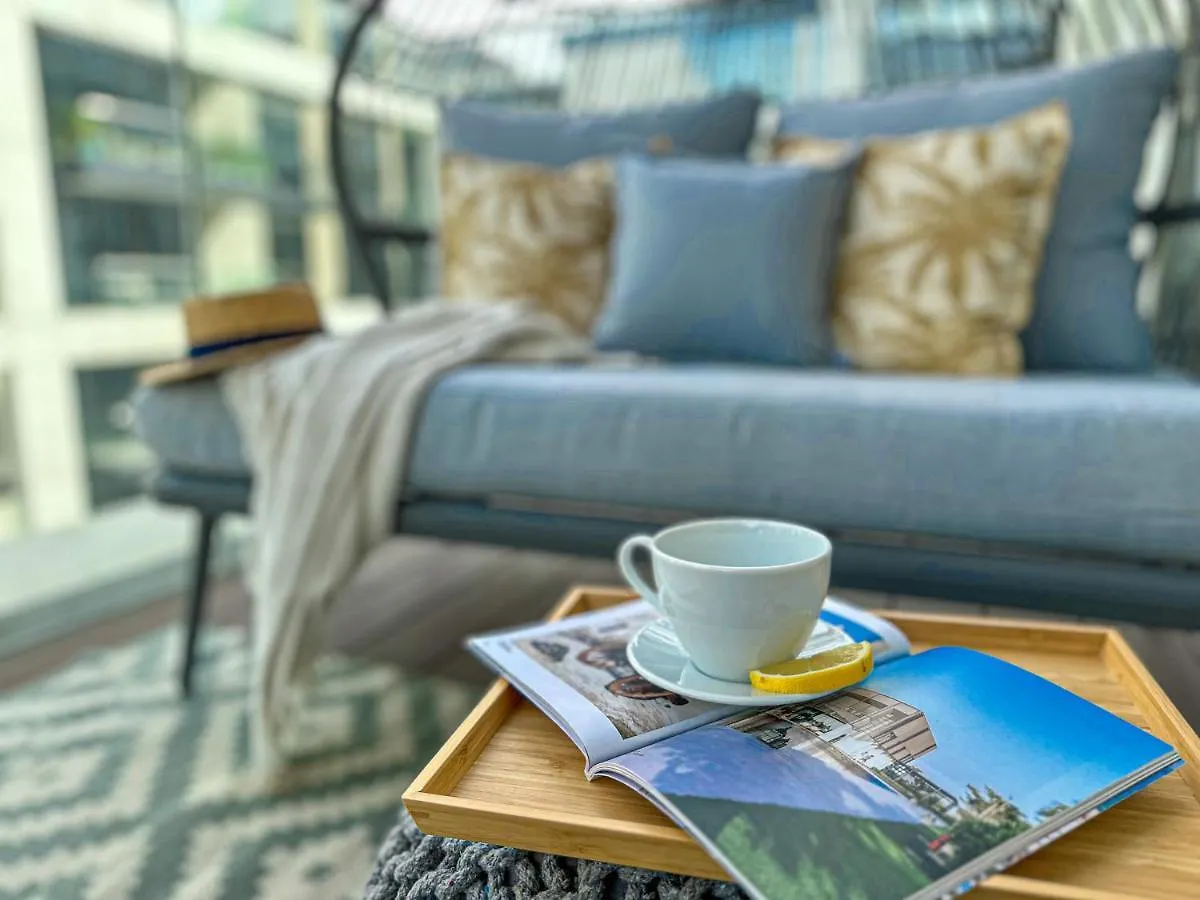 Apartamento Higuests - Charming Retreat In Citywalk With Balcony And Pool Dubai Emirados Árabes Unidos