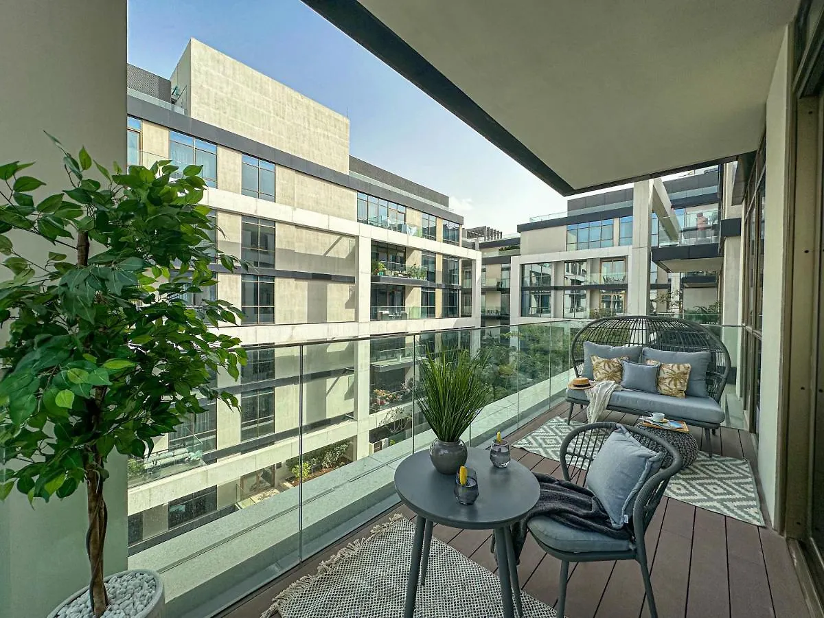 Higuests - Charming Retreat In Citywalk With Balcony And Pool 두바이